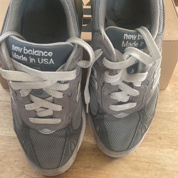 Made in U.S.A New Balance size 7 1/2 B bought from Nordstrom - Picture 2 of 3